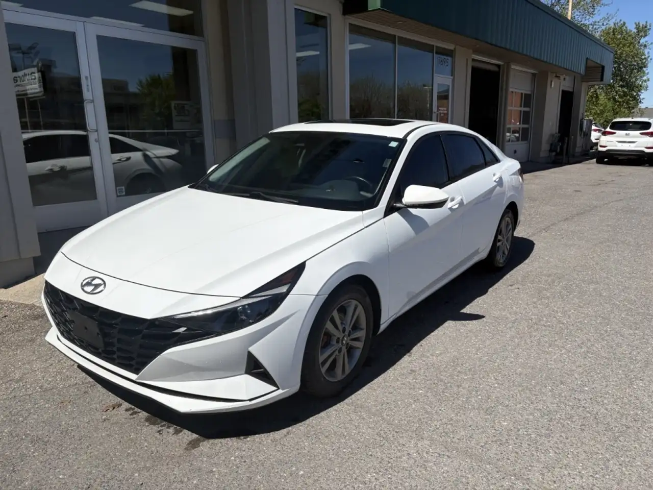 Hyundai ELANTRA photo Hyundai ELANTRA