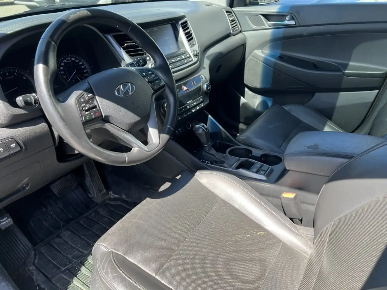 Hyundai TUCSON photo Hyundai TUCSON
