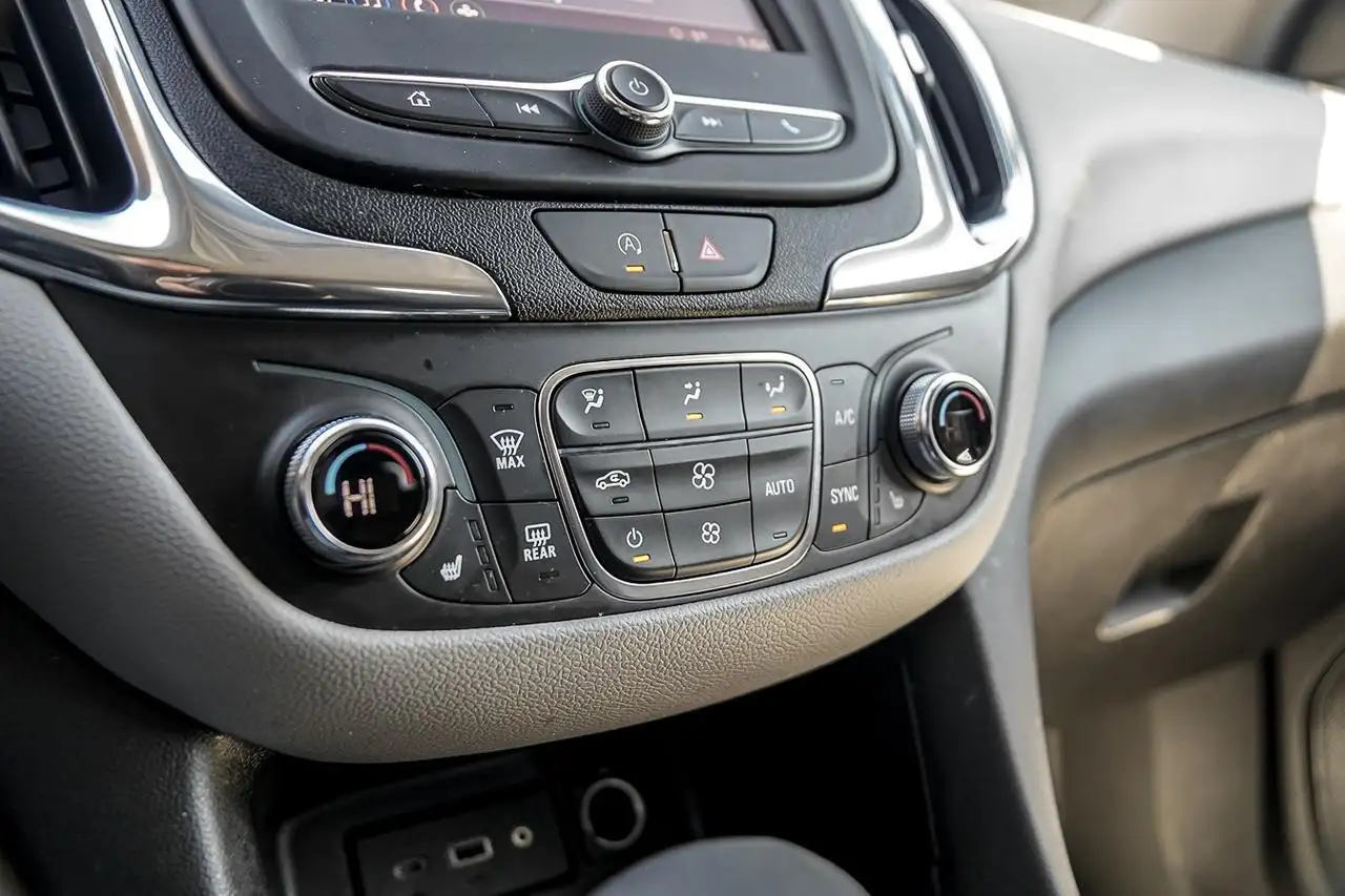 Chevrolet Equinox photo Chevrolet Equinox