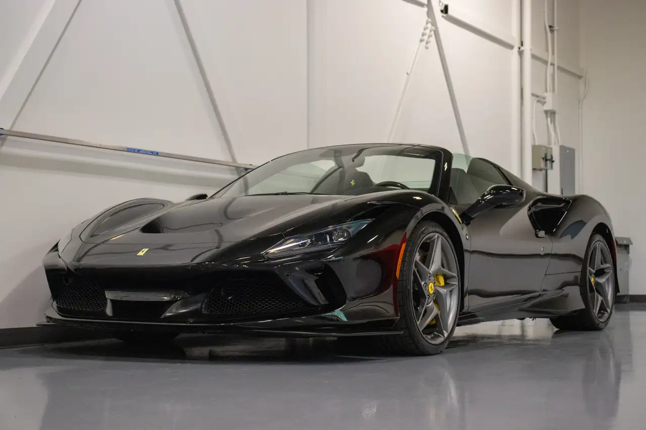 Ferrari F8 Spider снимка Ferrari F8 Spider