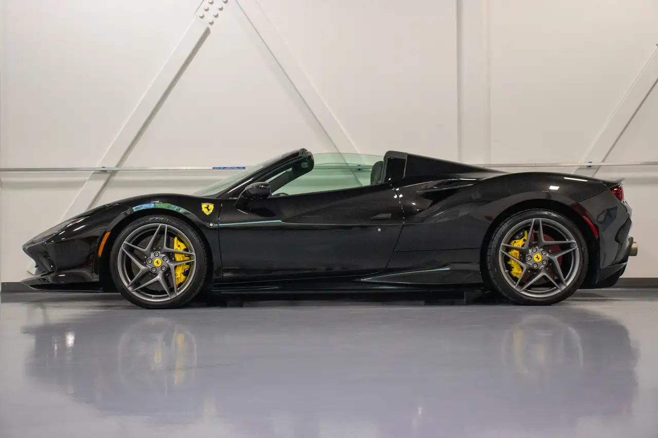 Ferrari F8 Spider снимка Ferrari F8 Spider