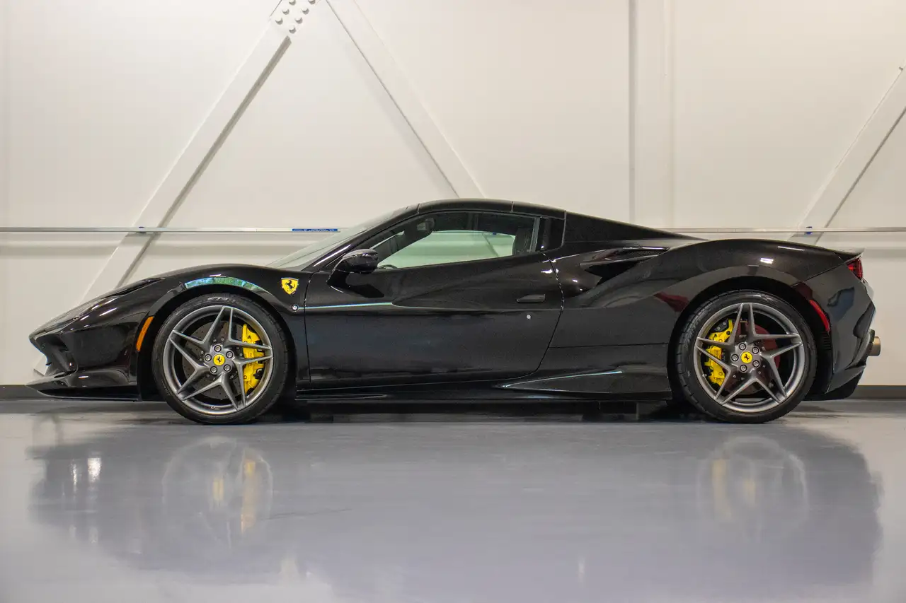 Ferrari F8 Spider снимка Ferrari F8 Spider