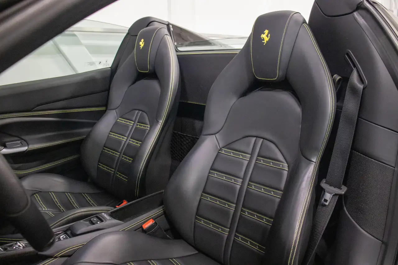 Ferrari F8 Spider снимка Ferrari F8 Spider