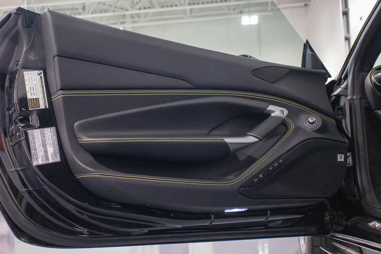 Ferrari F8 Spider снимка Ferrari F8 Spider