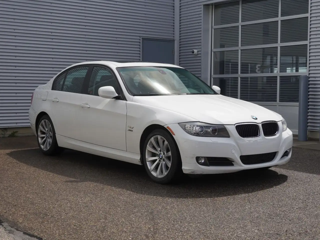 BMW 3 Series photo BMW 3 Series