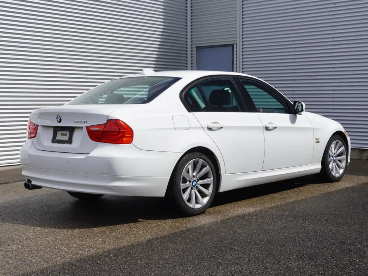 BMW 3 Series photo BMW 3 Series