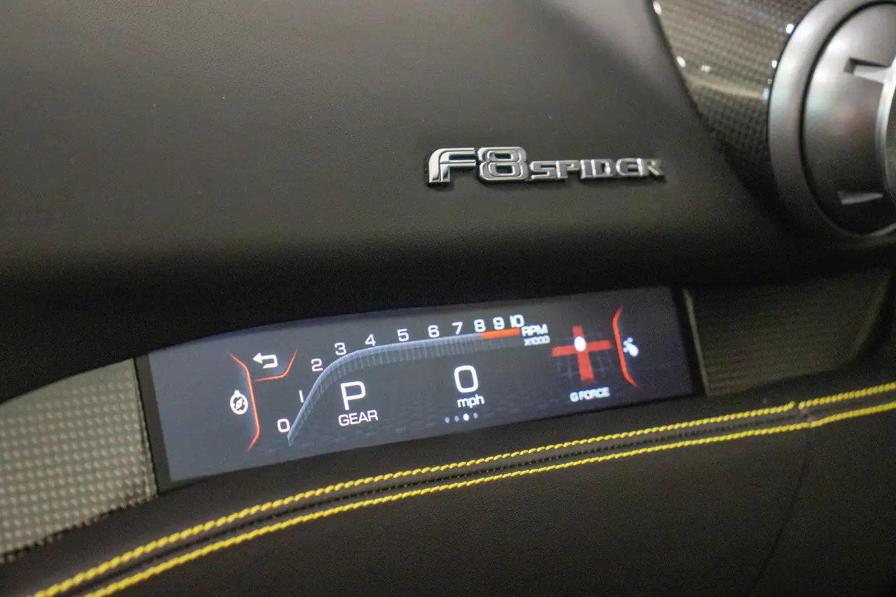 Ferrari F8 Spider снимка Ferrari F8 Spider