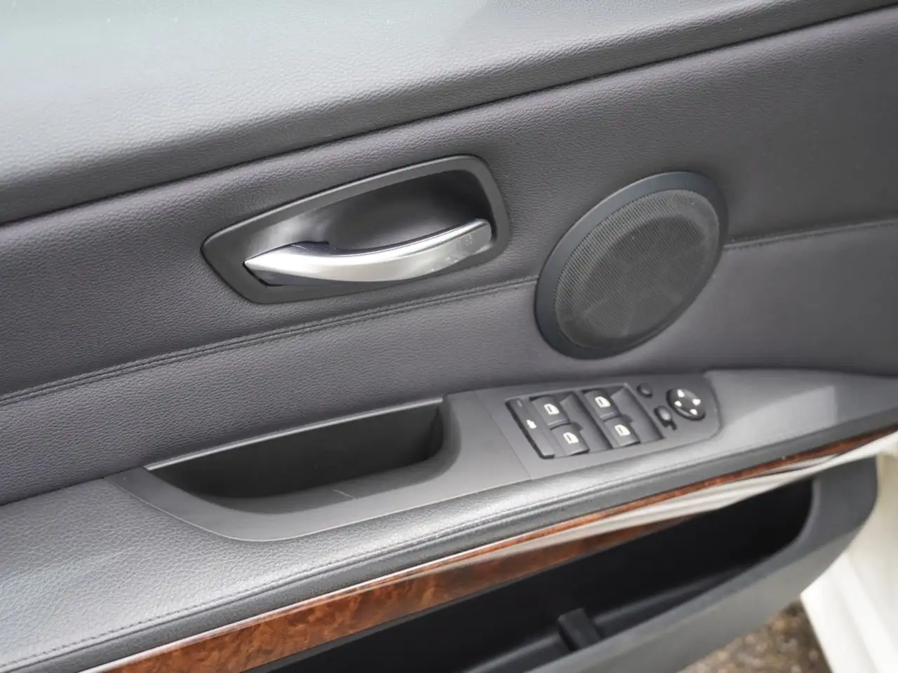 BMW 3 Series photo BMW 3 Series
