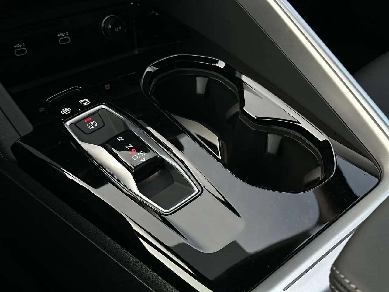 Audi Q5 снимка Audi Q5