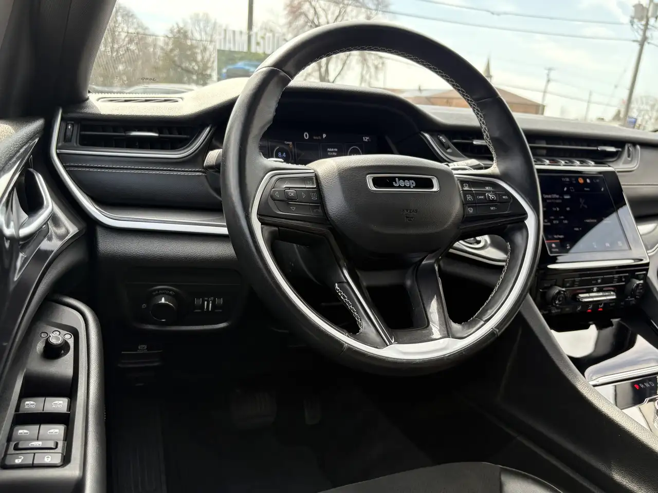 Jeep Grand Cherokee снимка Jeep Grand Cherokee