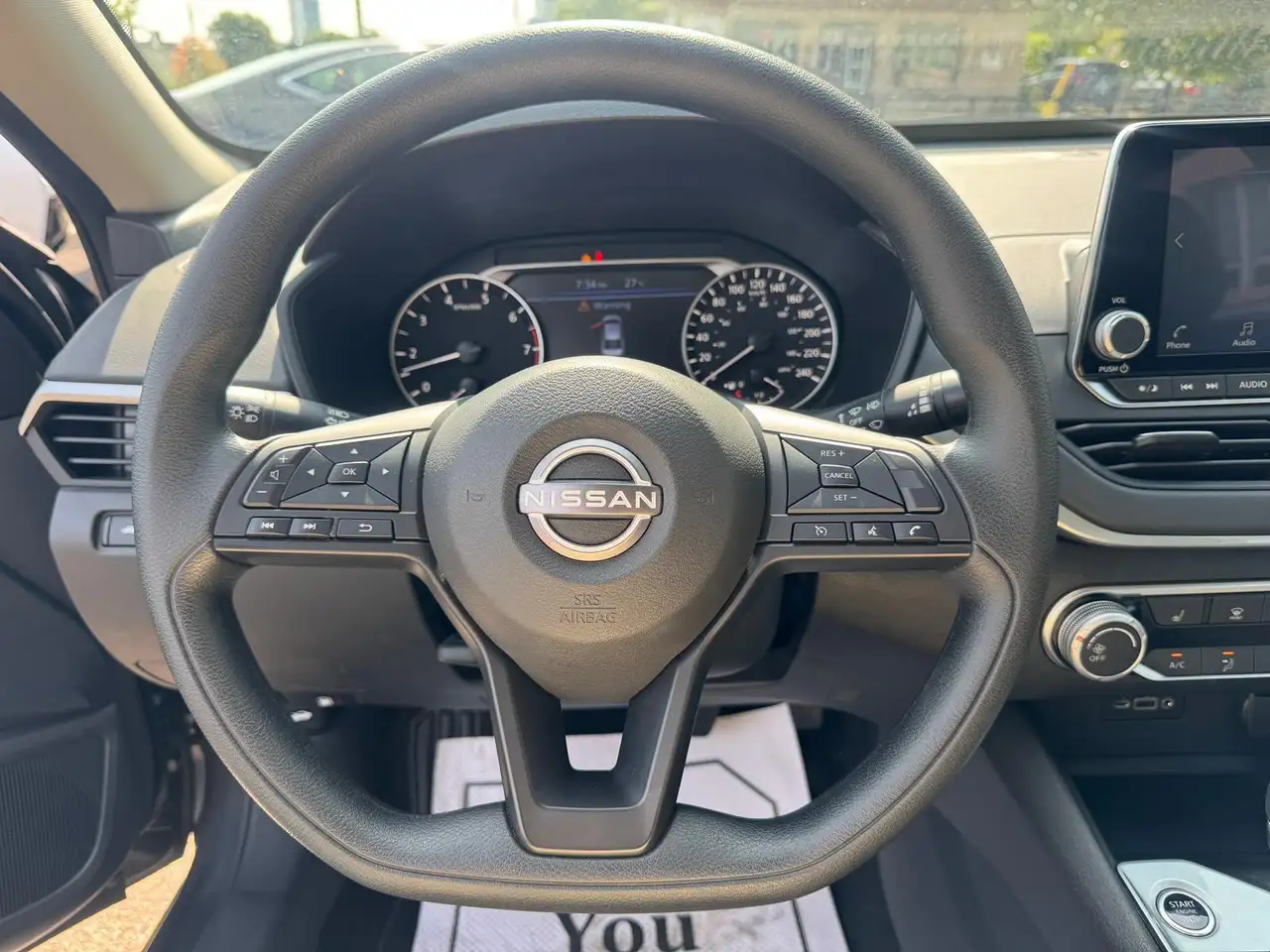 Nissan Altima снимка Nissan Altima