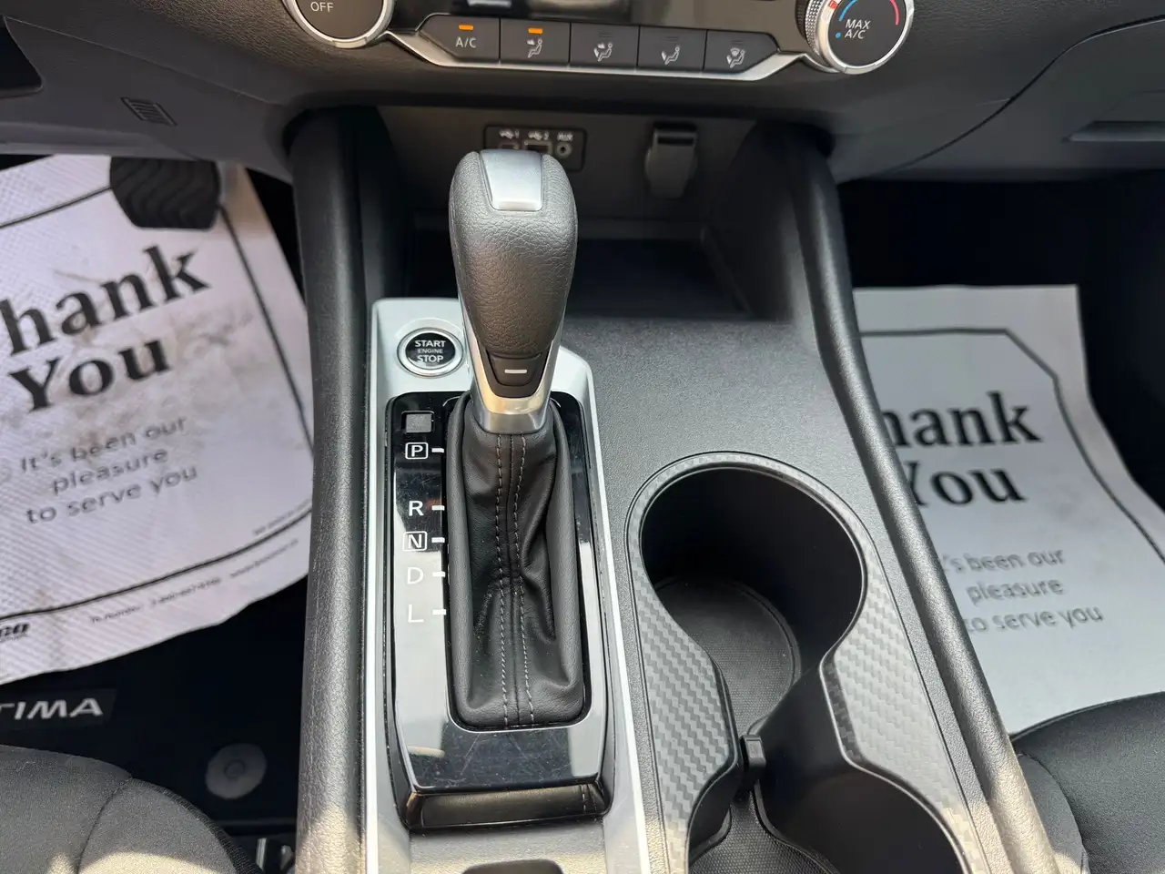 Nissan Altima снимка Nissan Altima