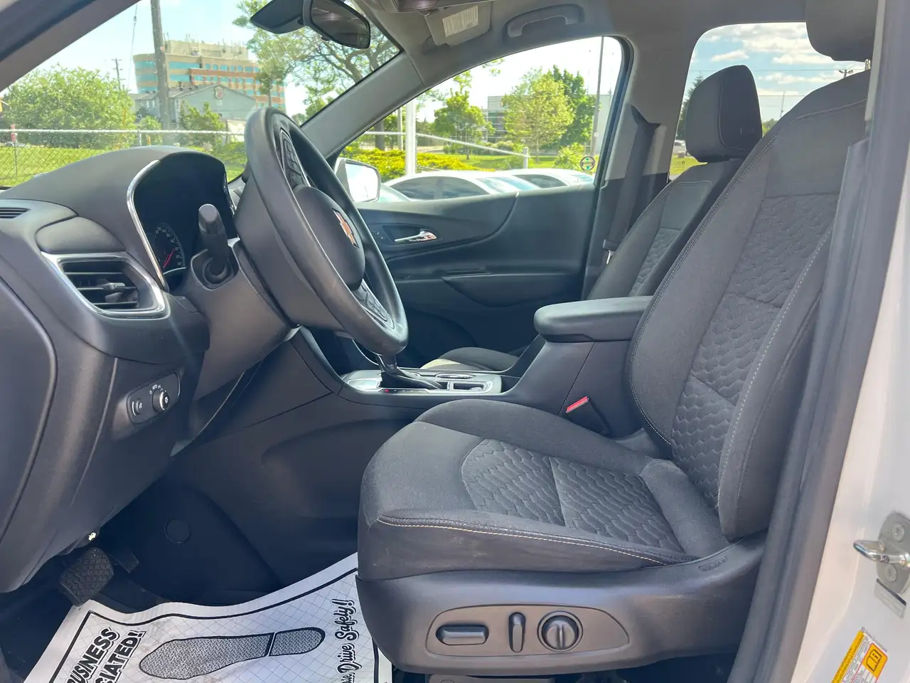 Chevrolet Equinox photo Chevrolet Equinox