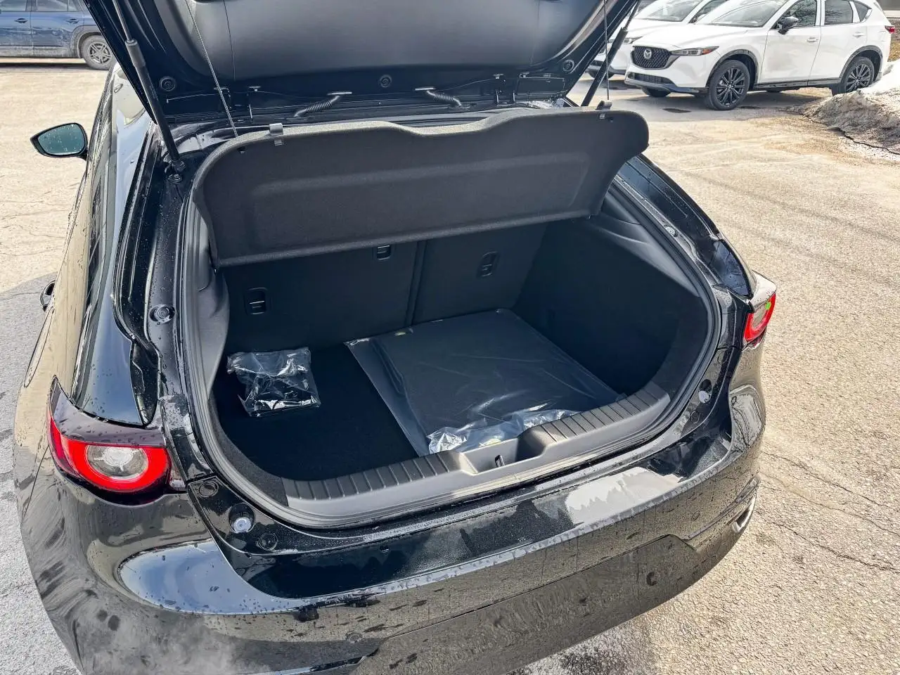 Mazda 3 снимка Mazda 3