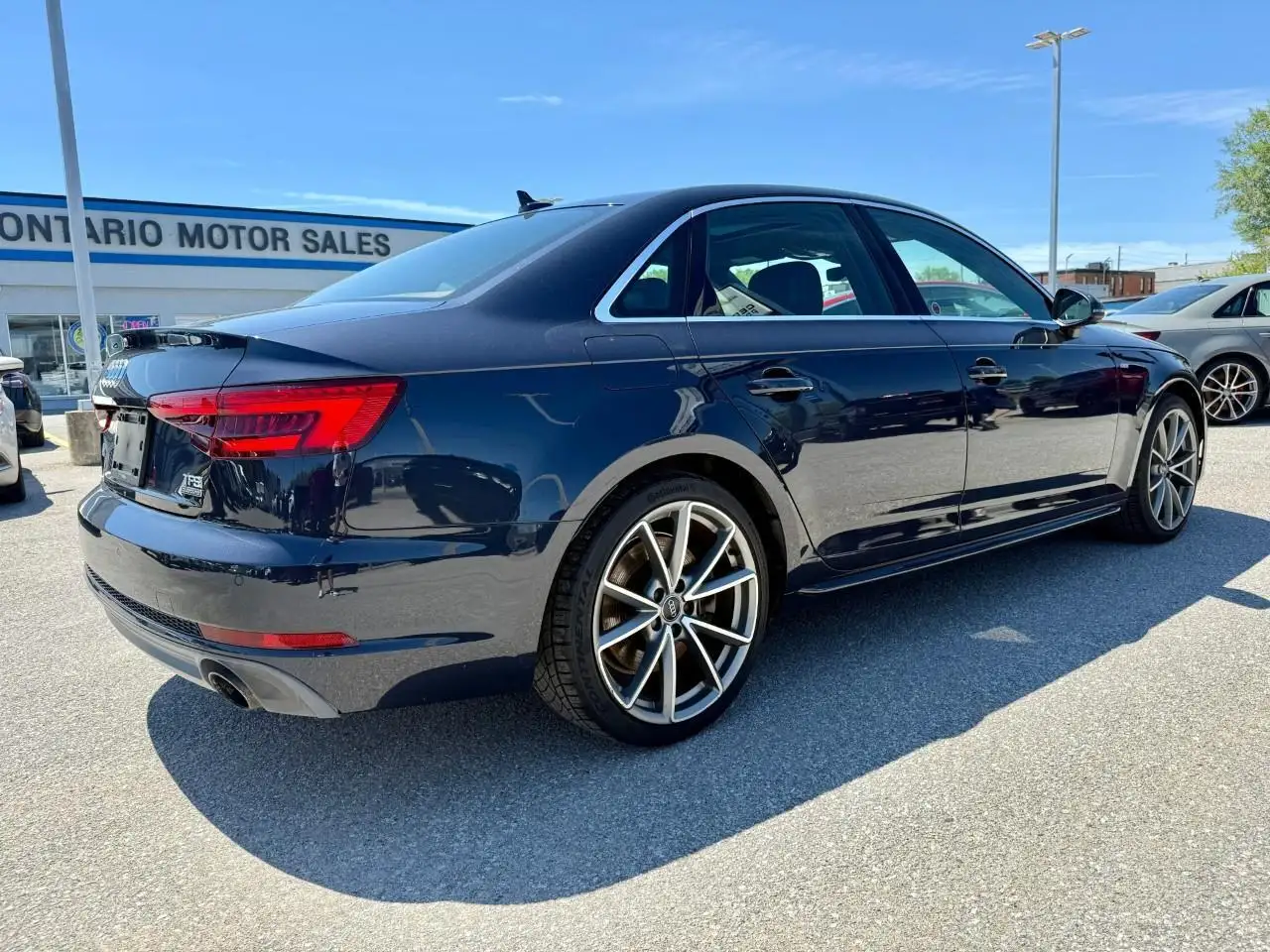 Audi A4 photo Audi A4