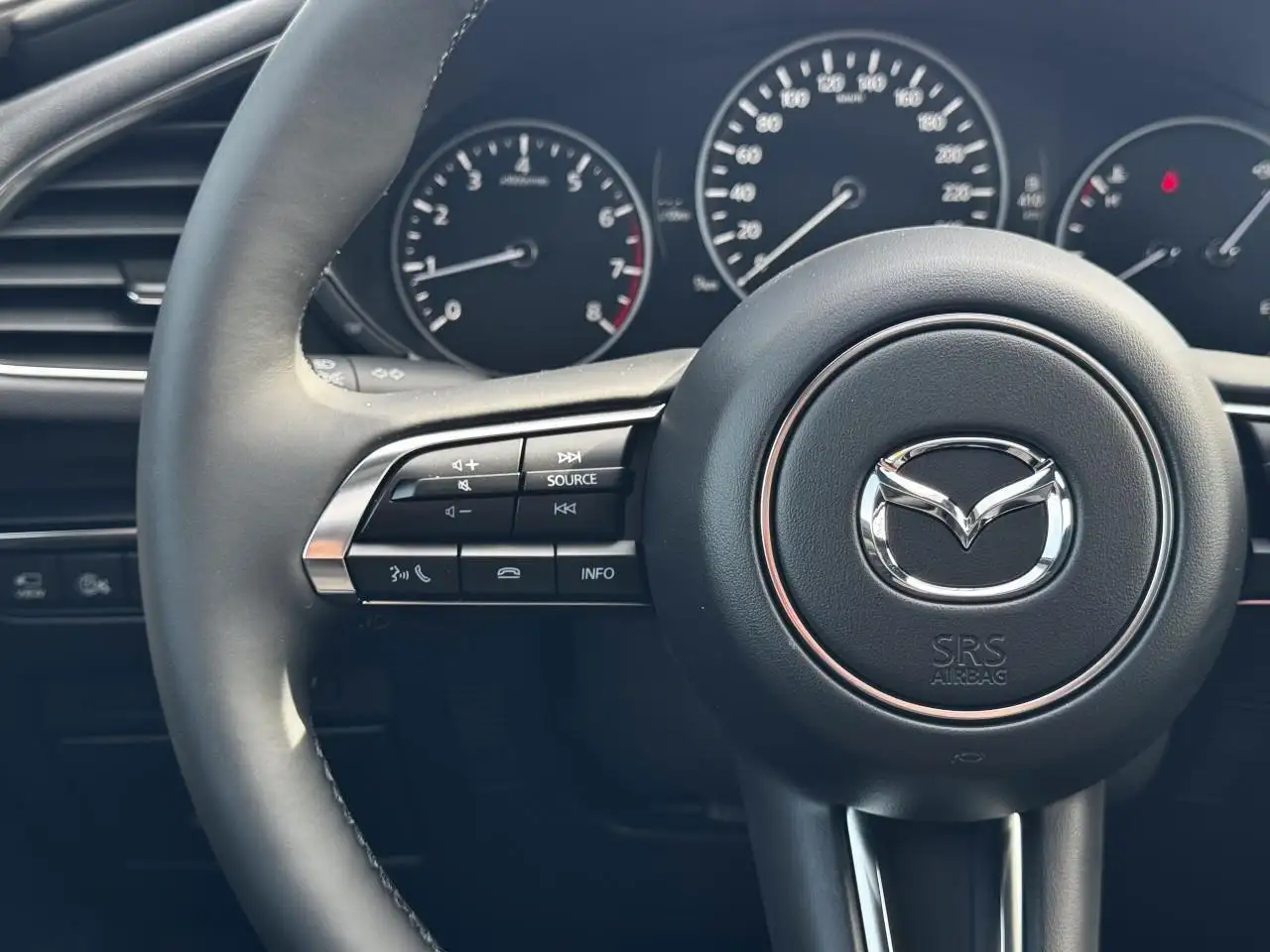 Mazda 3 снимка Mazda 3