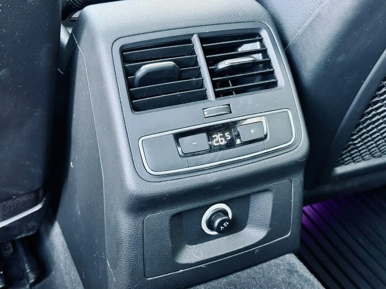 Audi A4 photo Audi A4