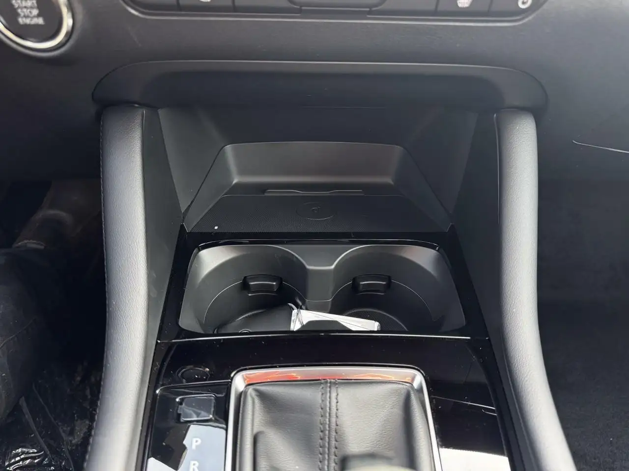 Mazda 3 снимка Mazda 3