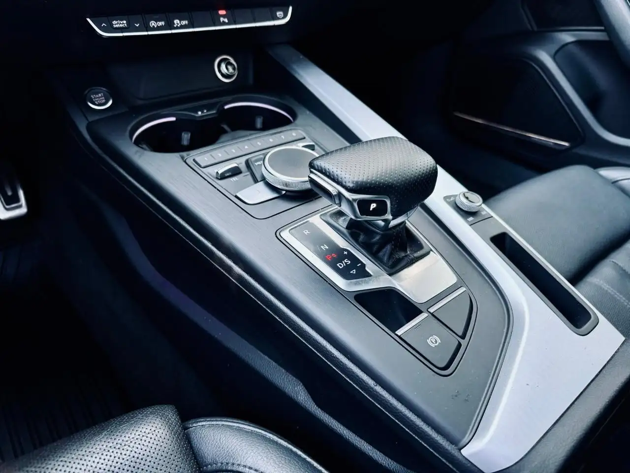 Audi A4 photo Audi A4