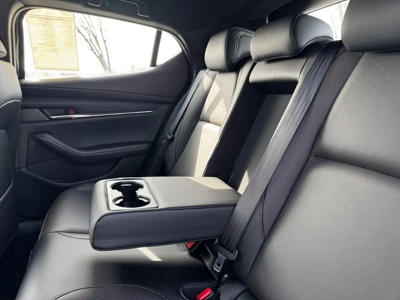 Mazda 3 снимка Mazda 3
