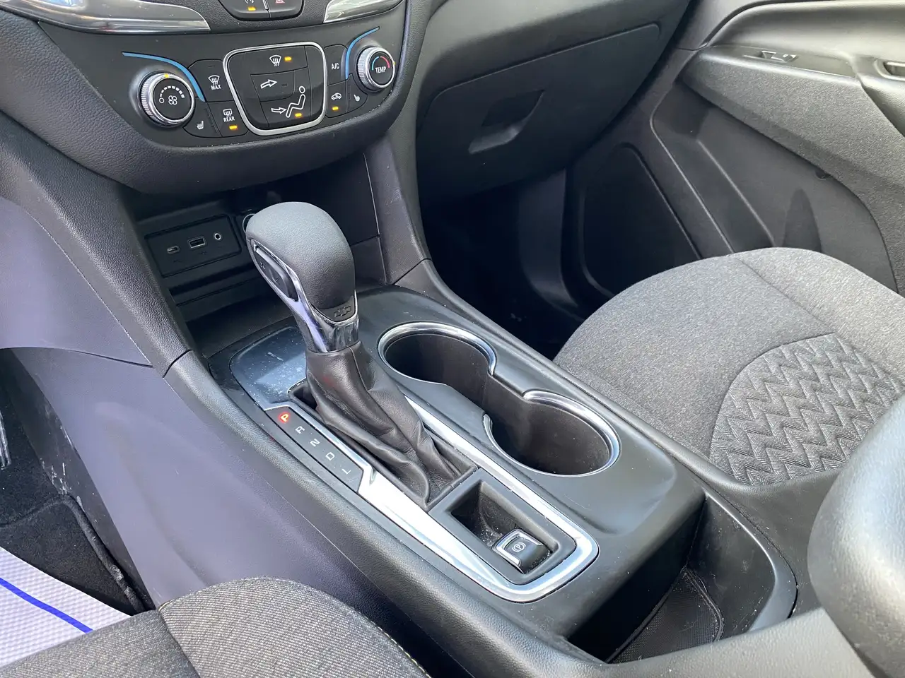 Chevrolet Equinox photo Chevrolet Equinox
