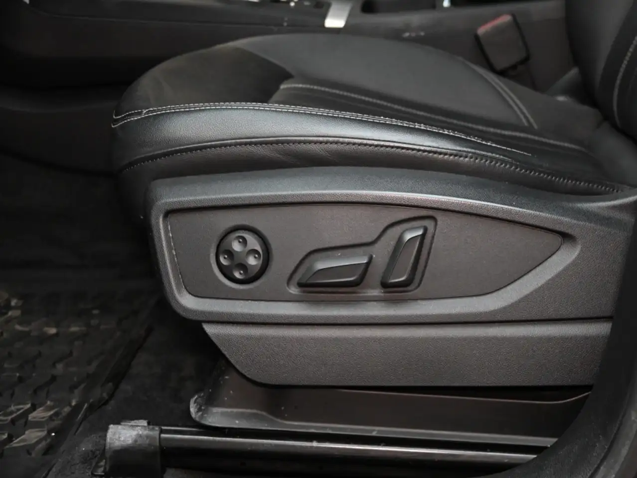 Audi Q5 photo Audi Q5
