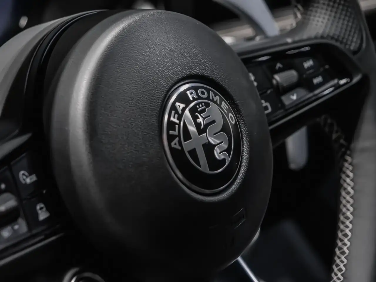 Alfa Romeo Tonale photo Alfa Romeo Tonale