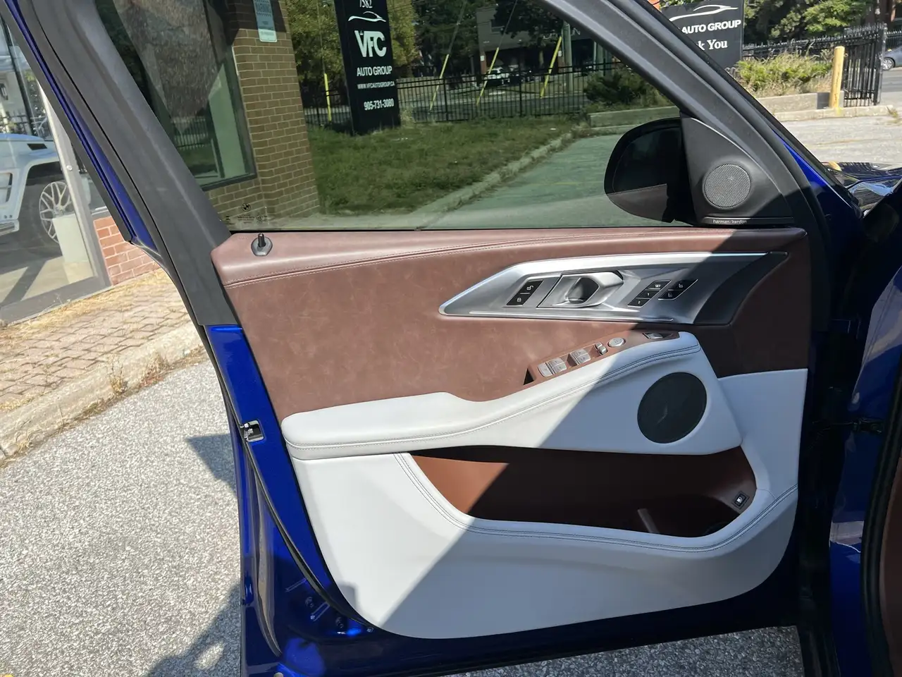 BMW XM снимка BMW XM