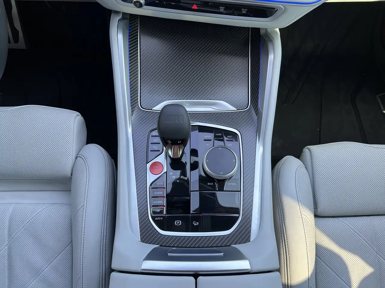 BMW XM снимка BMW XM