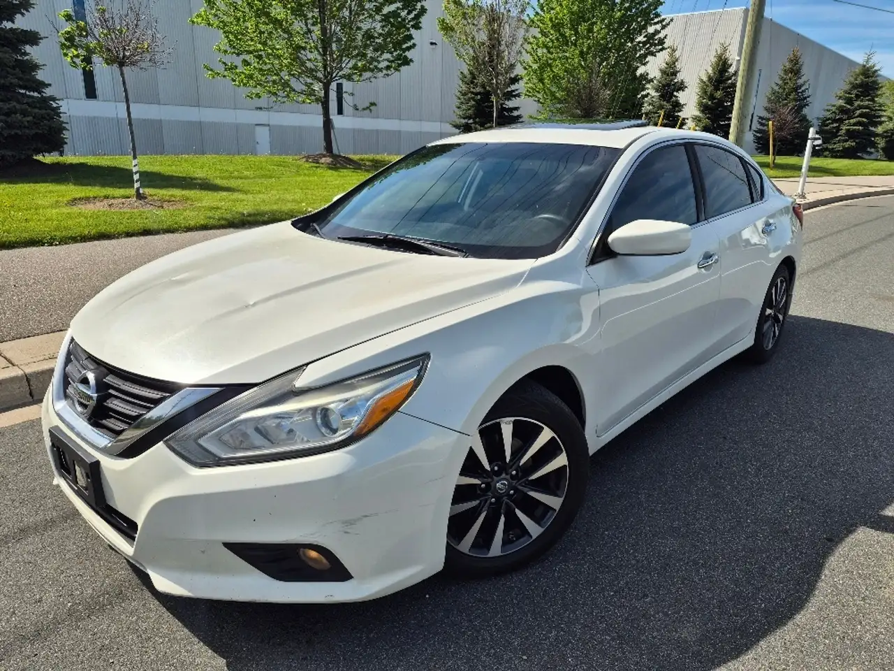 Nissan Altima fotografie Nissan Altima