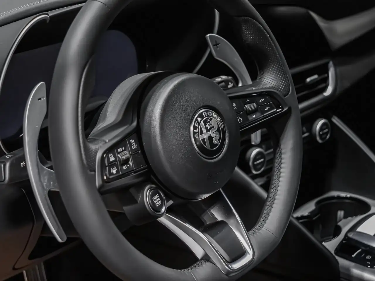 Alfa Romeo Giulia снимка Alfa Romeo Giulia