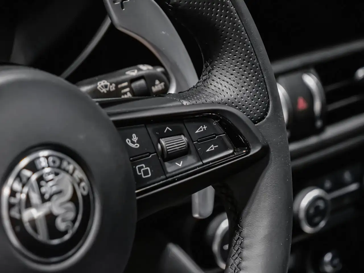 Alfa Romeo Giulia снимка Alfa Romeo Giulia