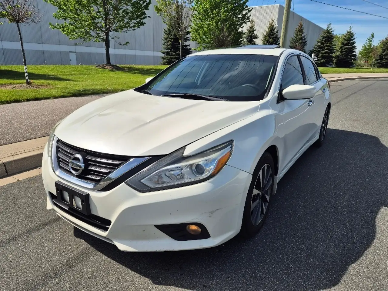 Nissan Altima fotografie Nissan Altima