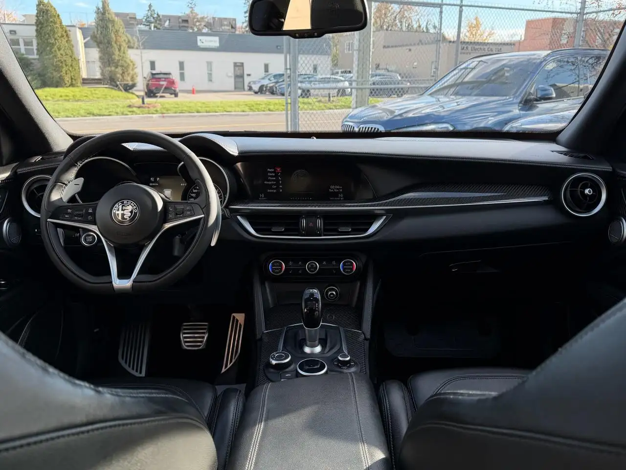 Alfa Romeo Stelvio снимка Alfa Romeo Stelvio