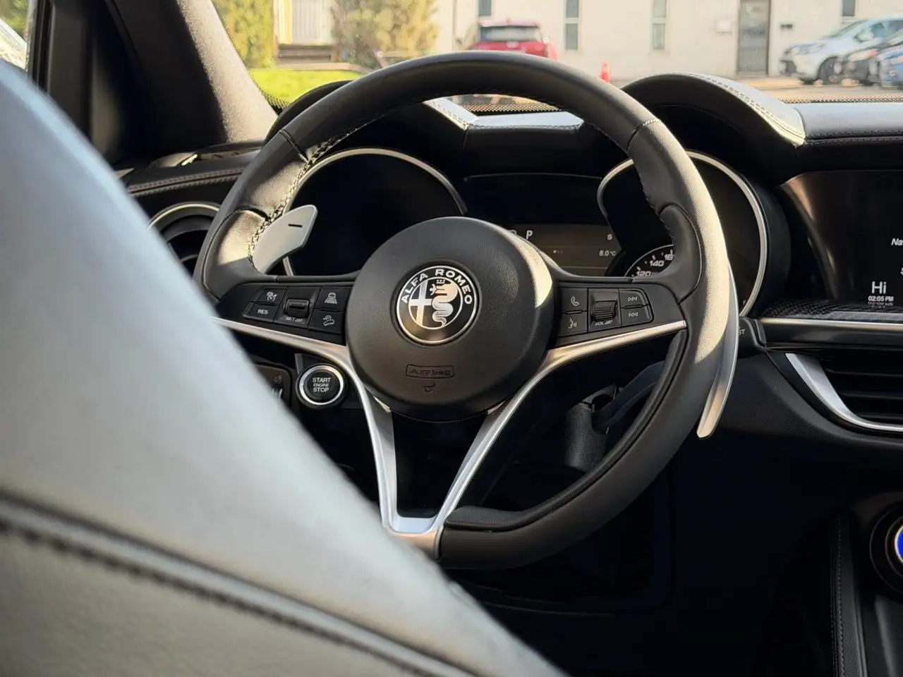 Alfa Romeo Stelvio снимка Alfa Romeo Stelvio