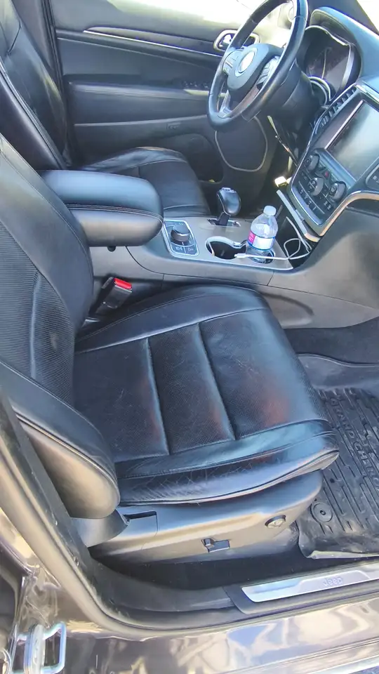 Jeep Grand Cherokee снимка Jeep Grand Cherokee