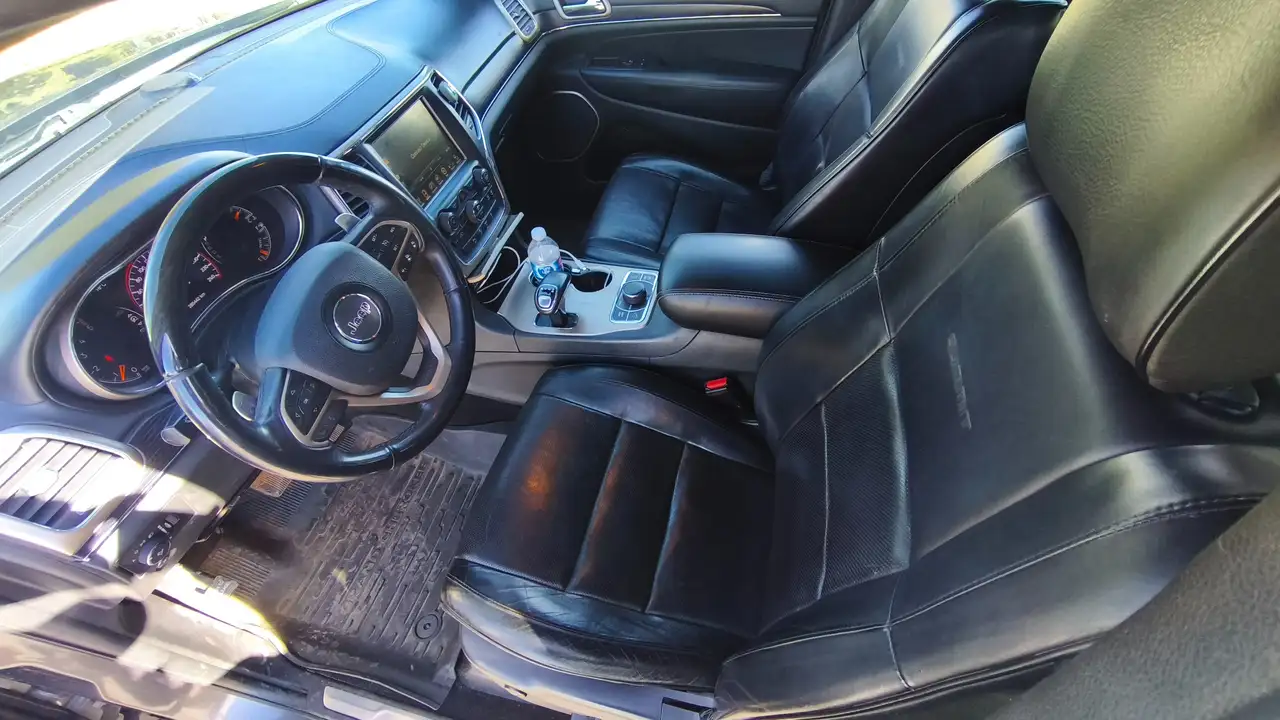 Jeep Grand Cherokee снимка Jeep Grand Cherokee