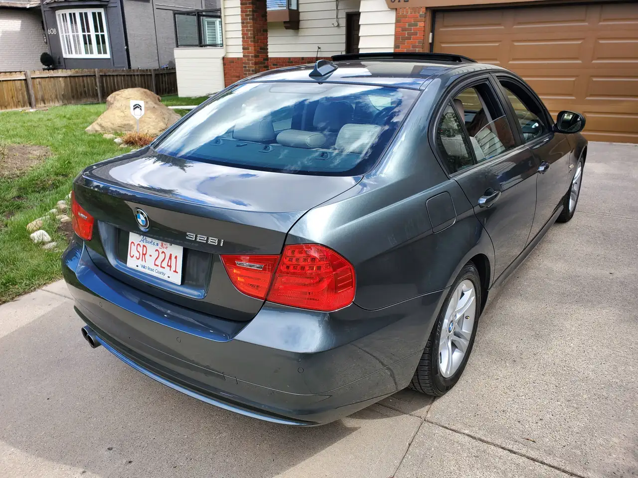 BMW 3 Series снимка BMW 3 Series