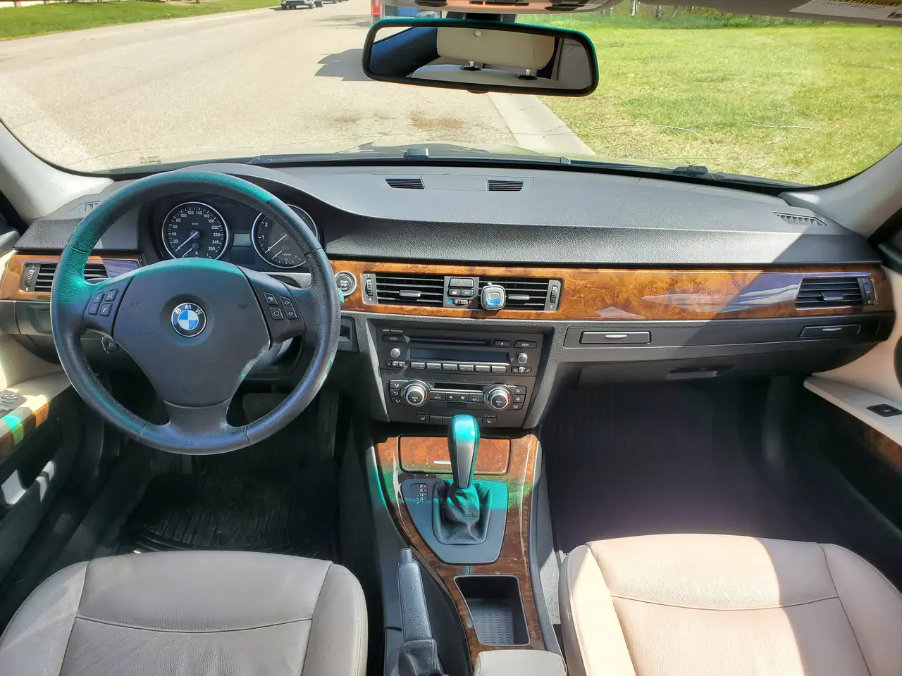BMW 3 Series снимка BMW 3 Series