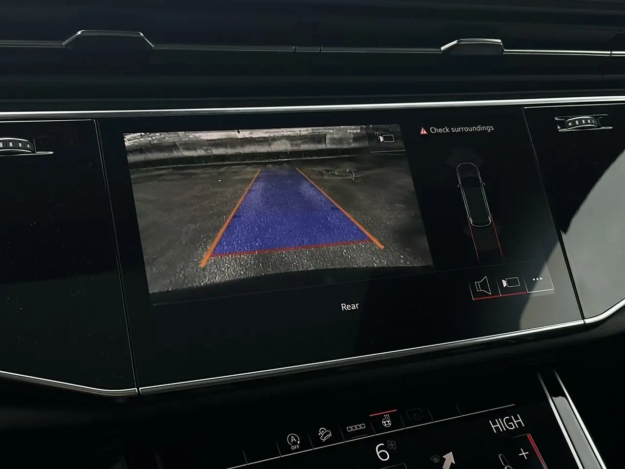 Audi Q7 снимка Audi Q7