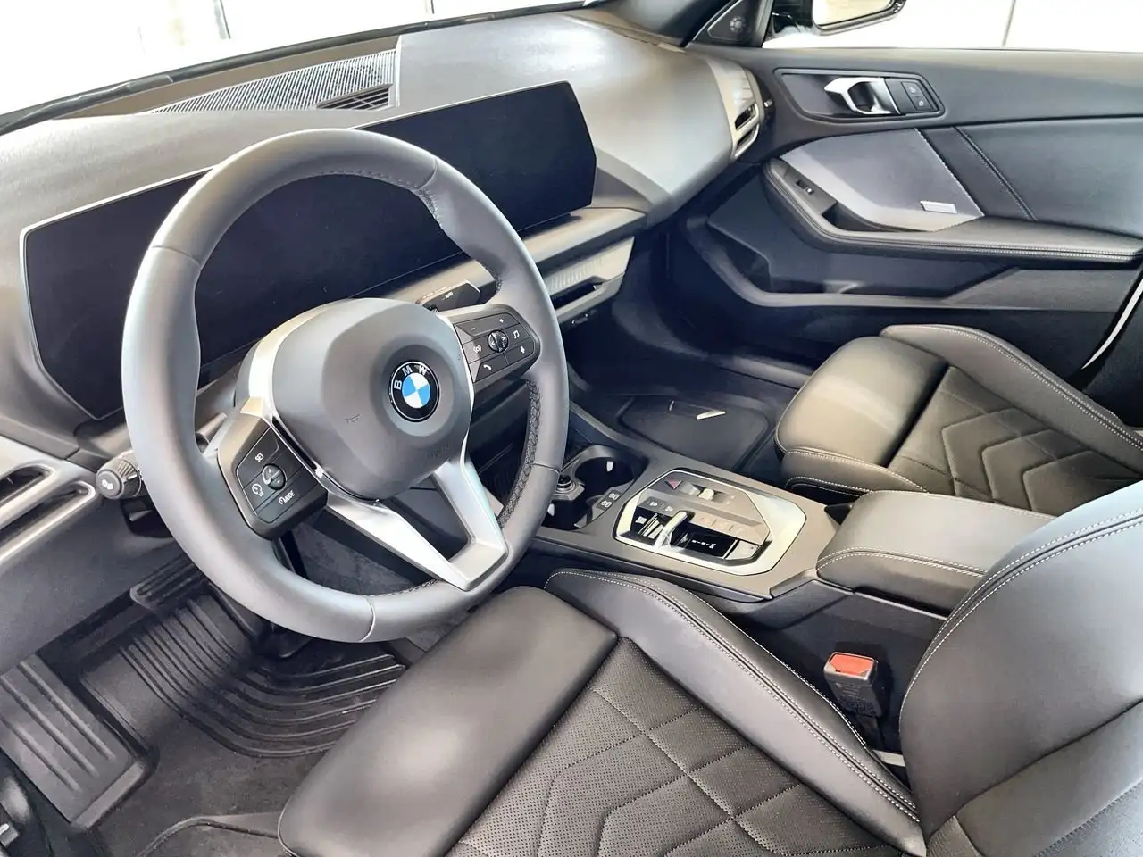 BMW 2 Series photo BMW 2 Series