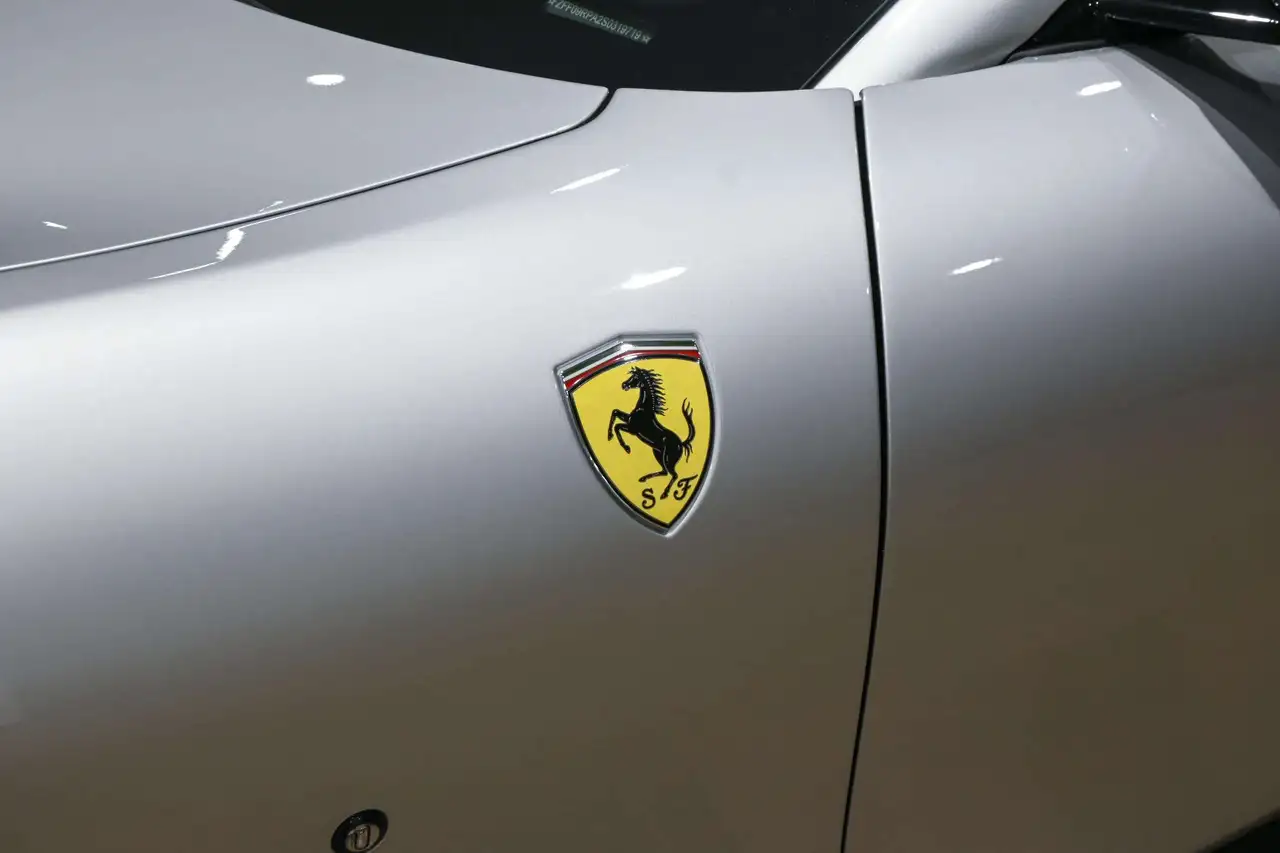 Ferrari Roma снимка Ferrari Roma