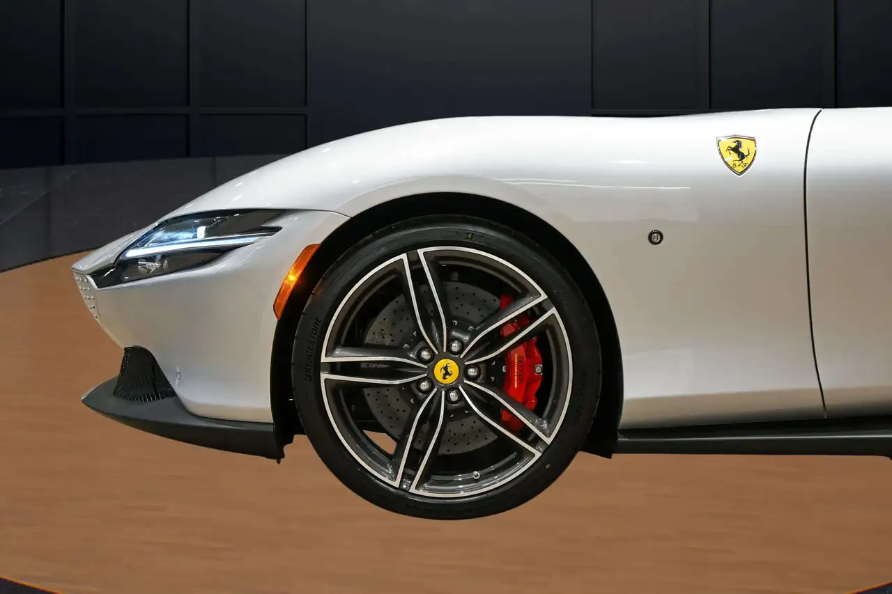 Ferrari Roma снимка Ferrari Roma