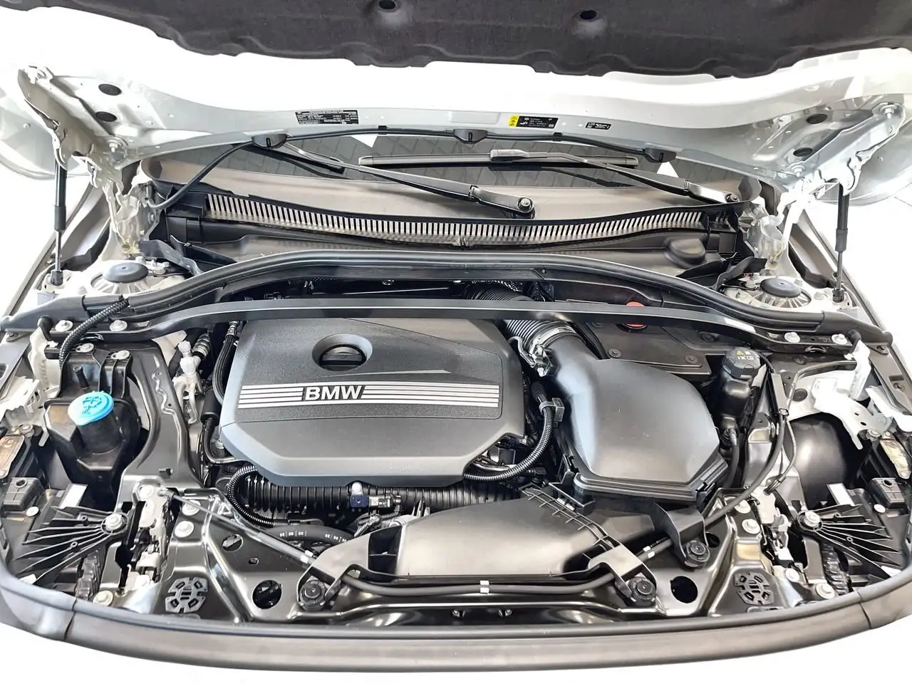 BMW 2 Series photo BMW 2 Series