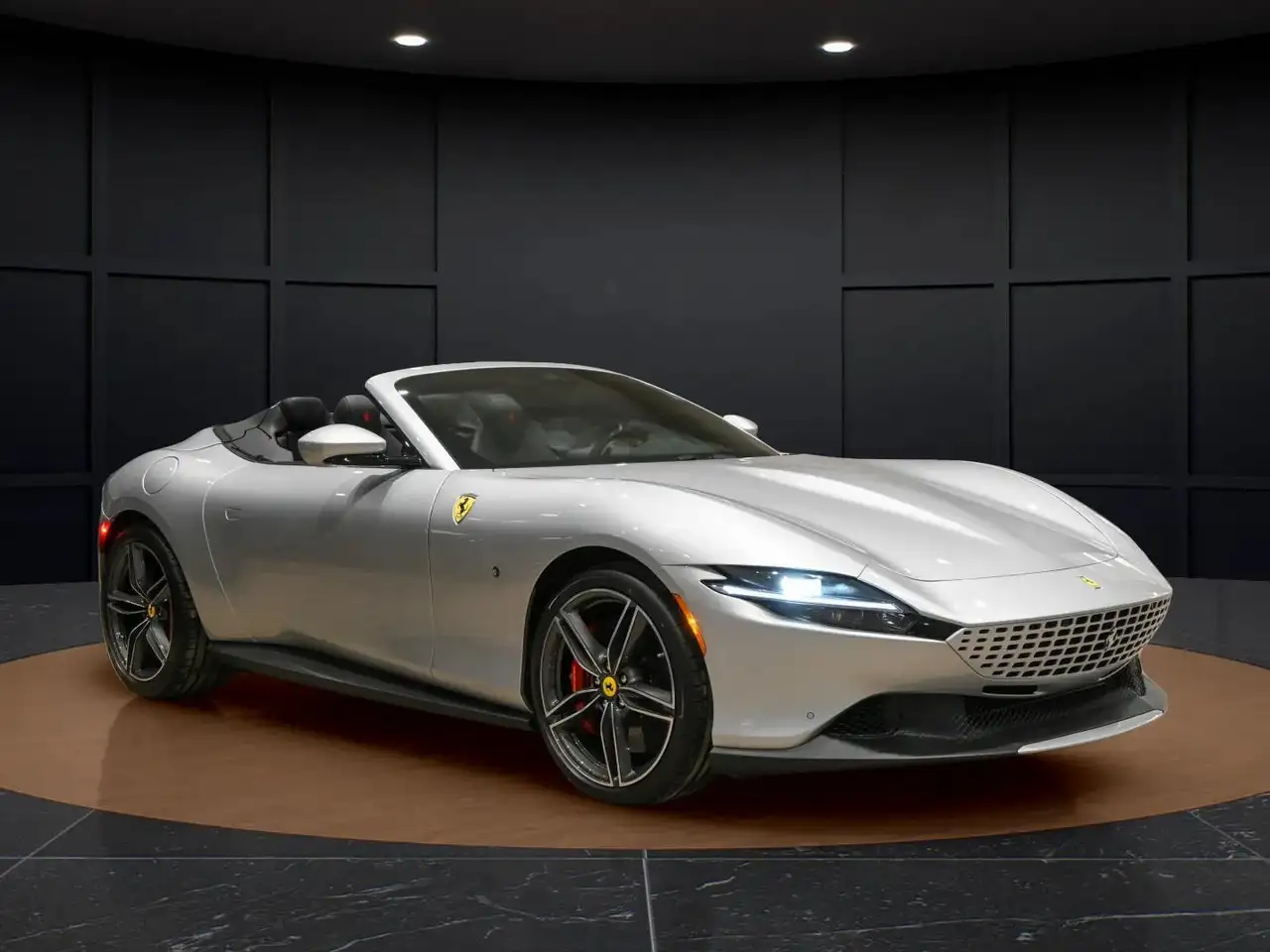 Ferrari Roma снимка Ferrari Roma