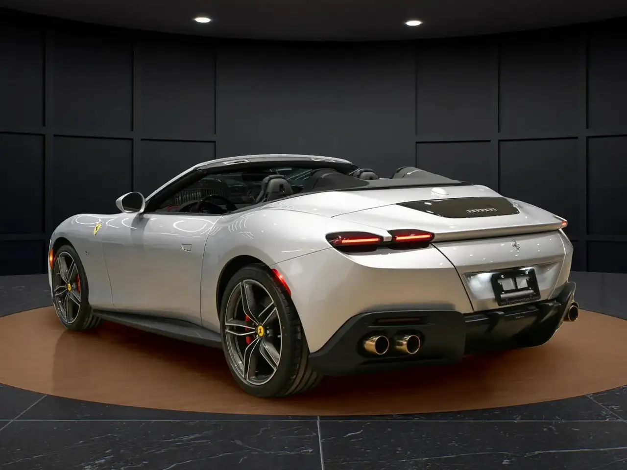 Ferrari Roma снимка Ferrari Roma