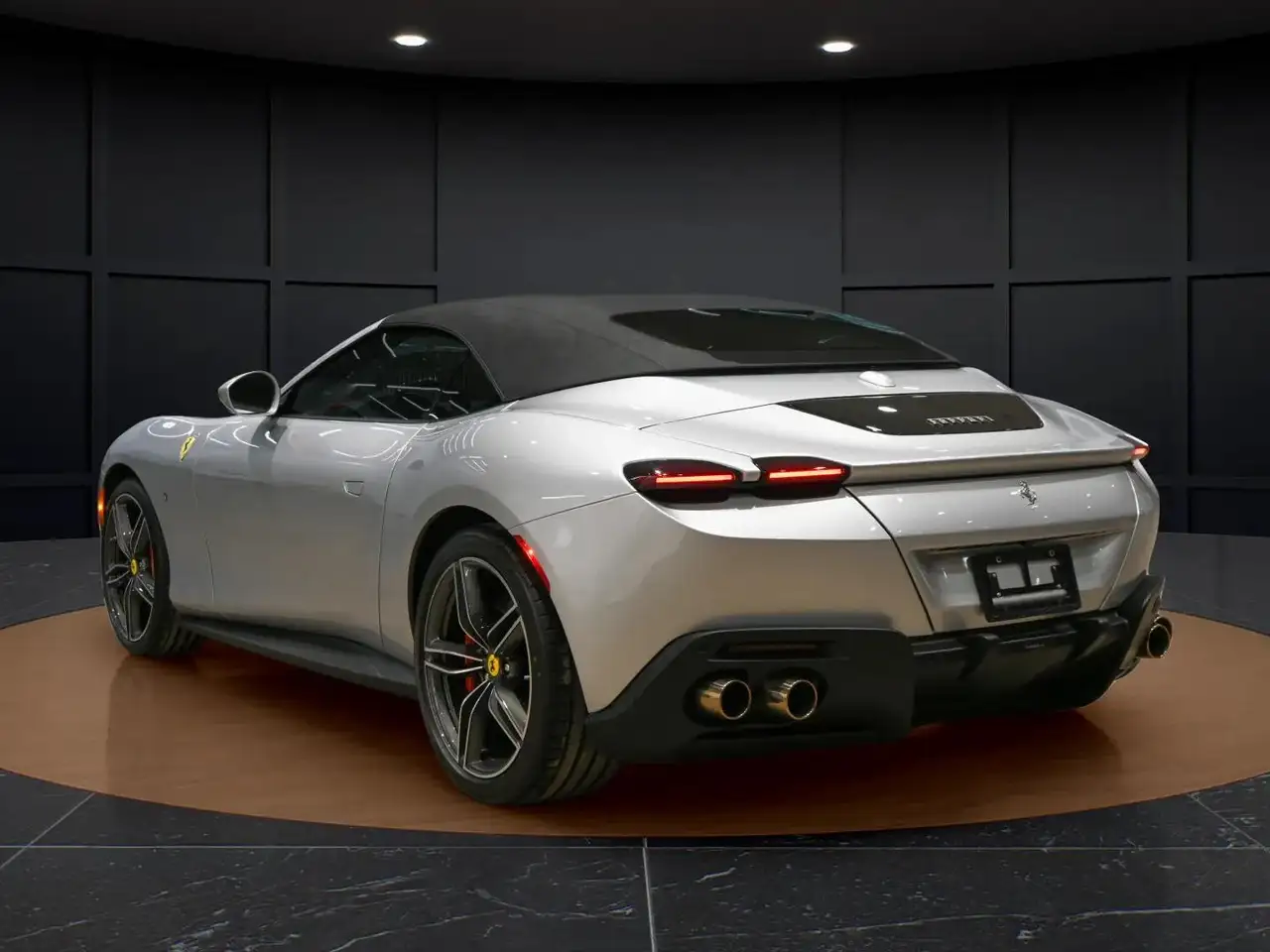 Ferrari Roma снимка Ferrari Roma
