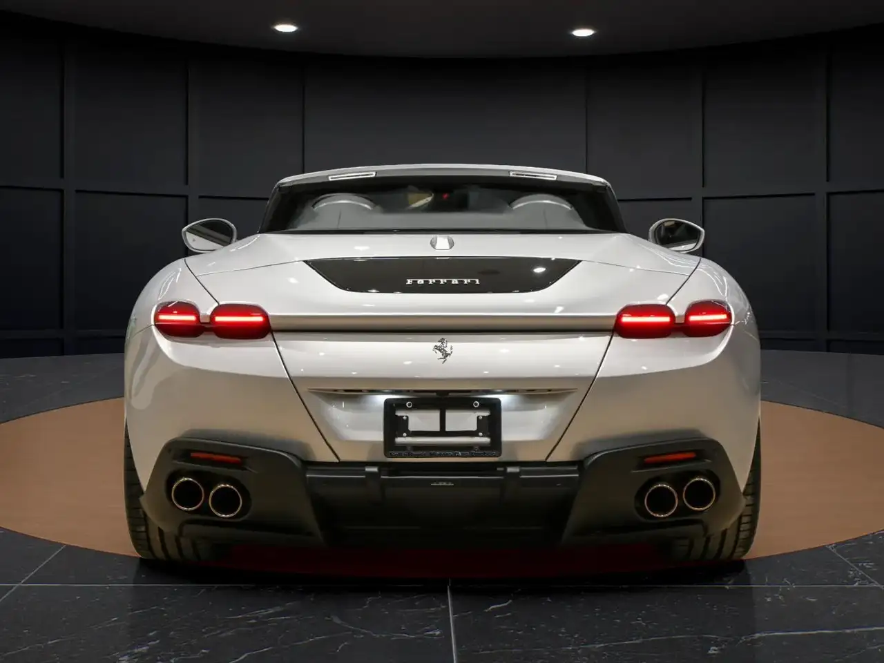 Ferrari Roma снимка Ferrari Roma