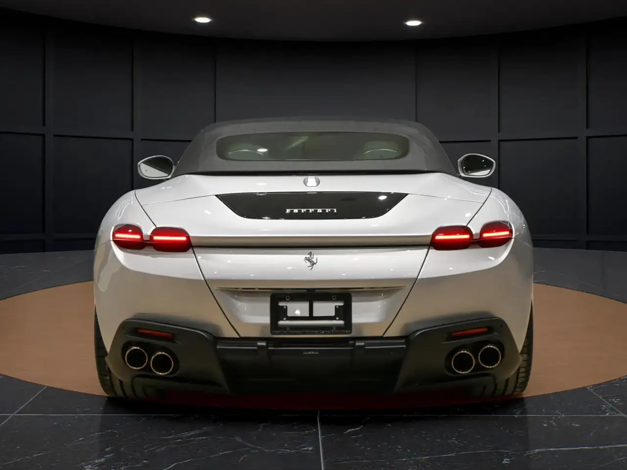 Ferrari Roma снимка Ferrari Roma
