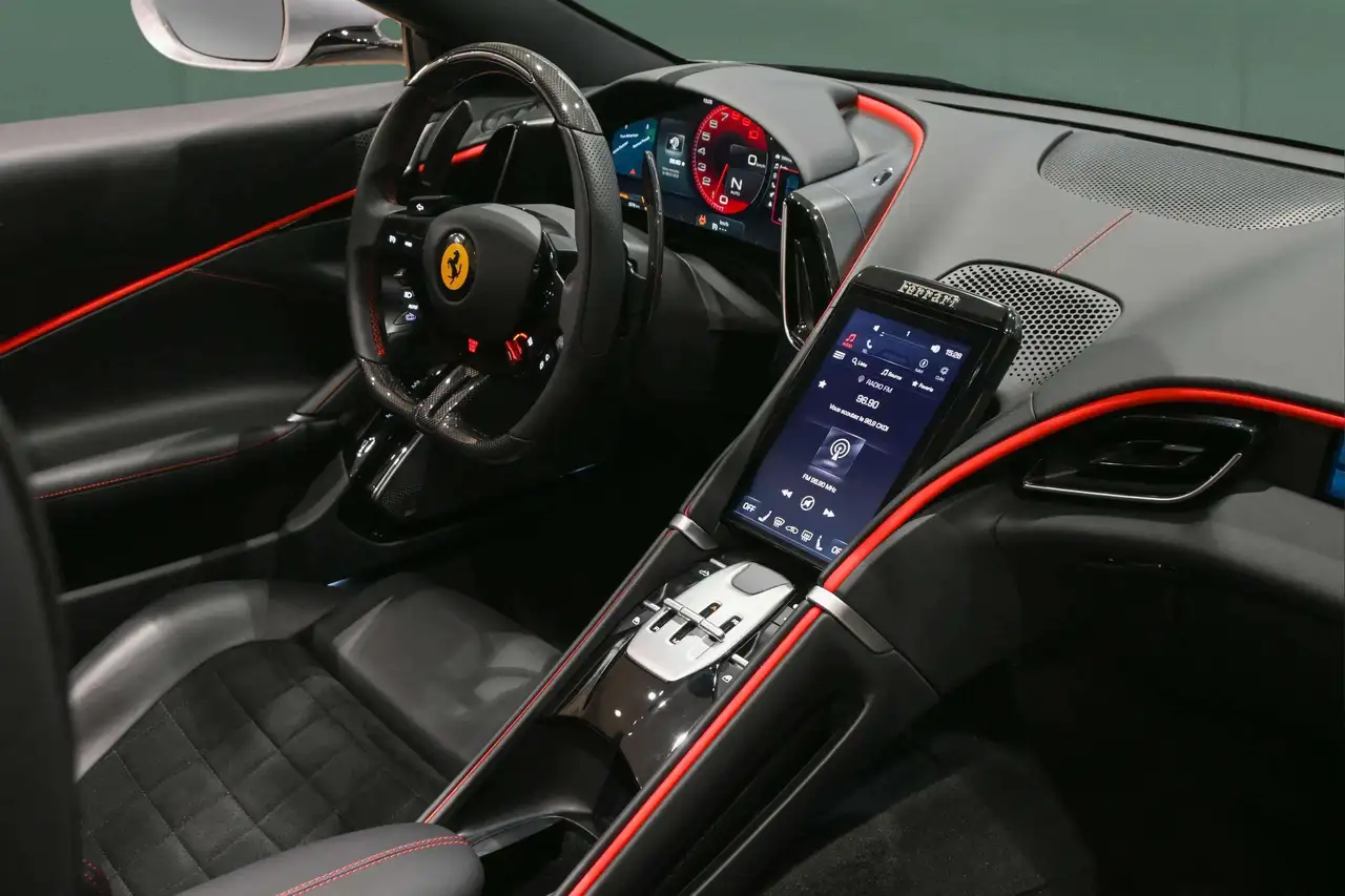 Ferrari Roma снимка Ferrari Roma